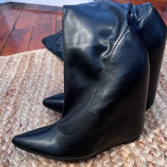 Thigh-high, vegan leather, pointed toe ASOS Design wedge high heel boots - Picture 8 of 9